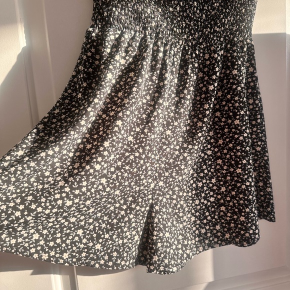 M Boutique Navy Short Romper with White Flowers, size small (never been worn) - Picture 7 of 10